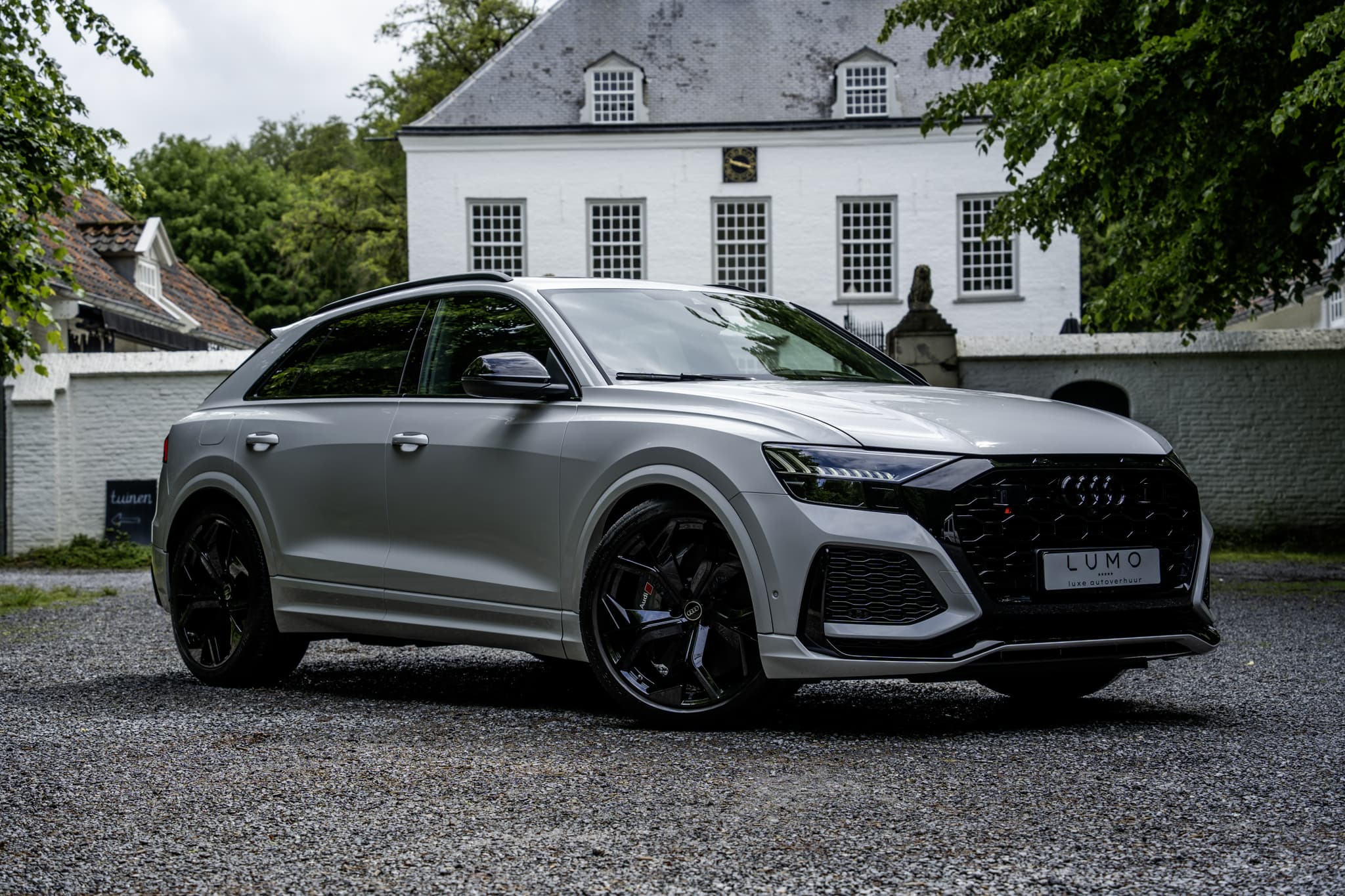 Audi RSQ8 huren