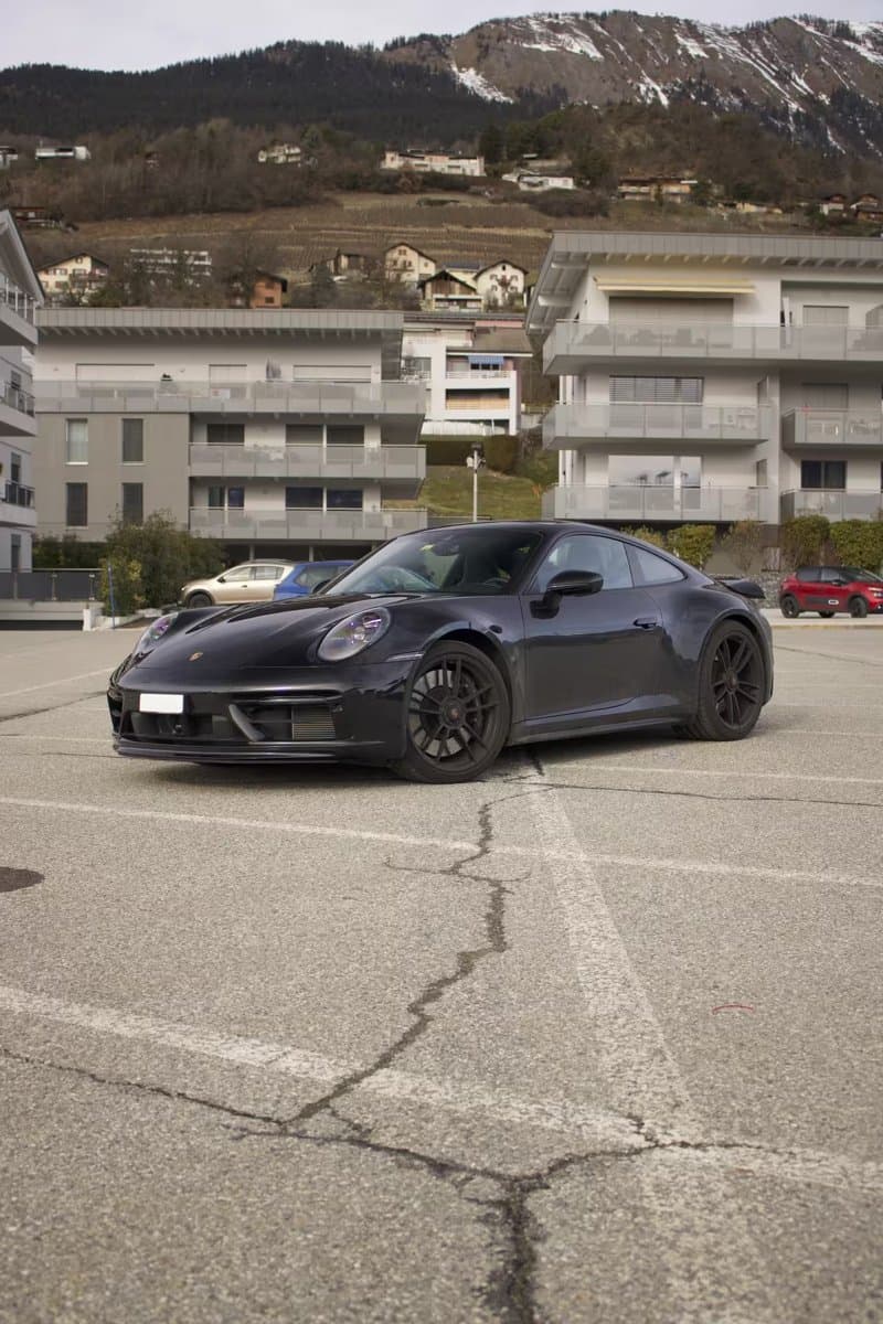 Porsche 911 Carrera 4 GTS