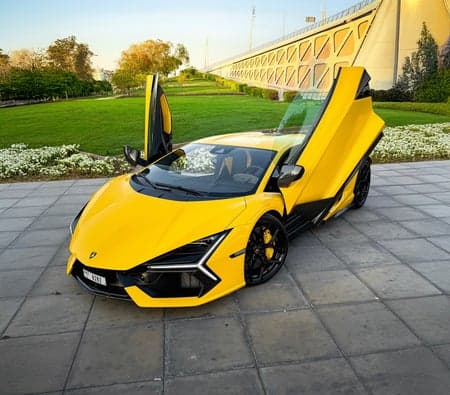 Lamborghini Revuelto 2024