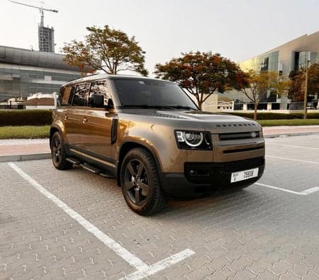 Land Rover Defender V6 2024
