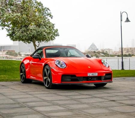 Porsche 911 Carrera 4 GTS 2025