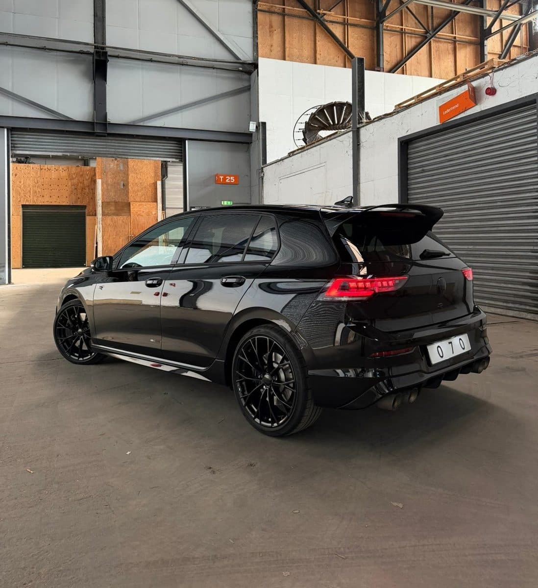 Volkswagen Golf 8.5R Performance