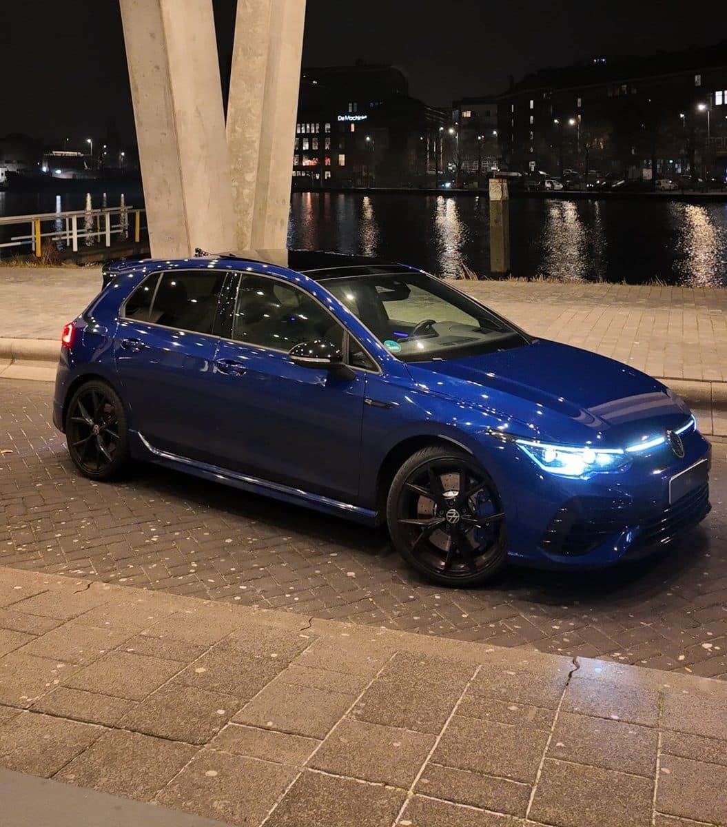 Volkswagen Golf 8R + Akra