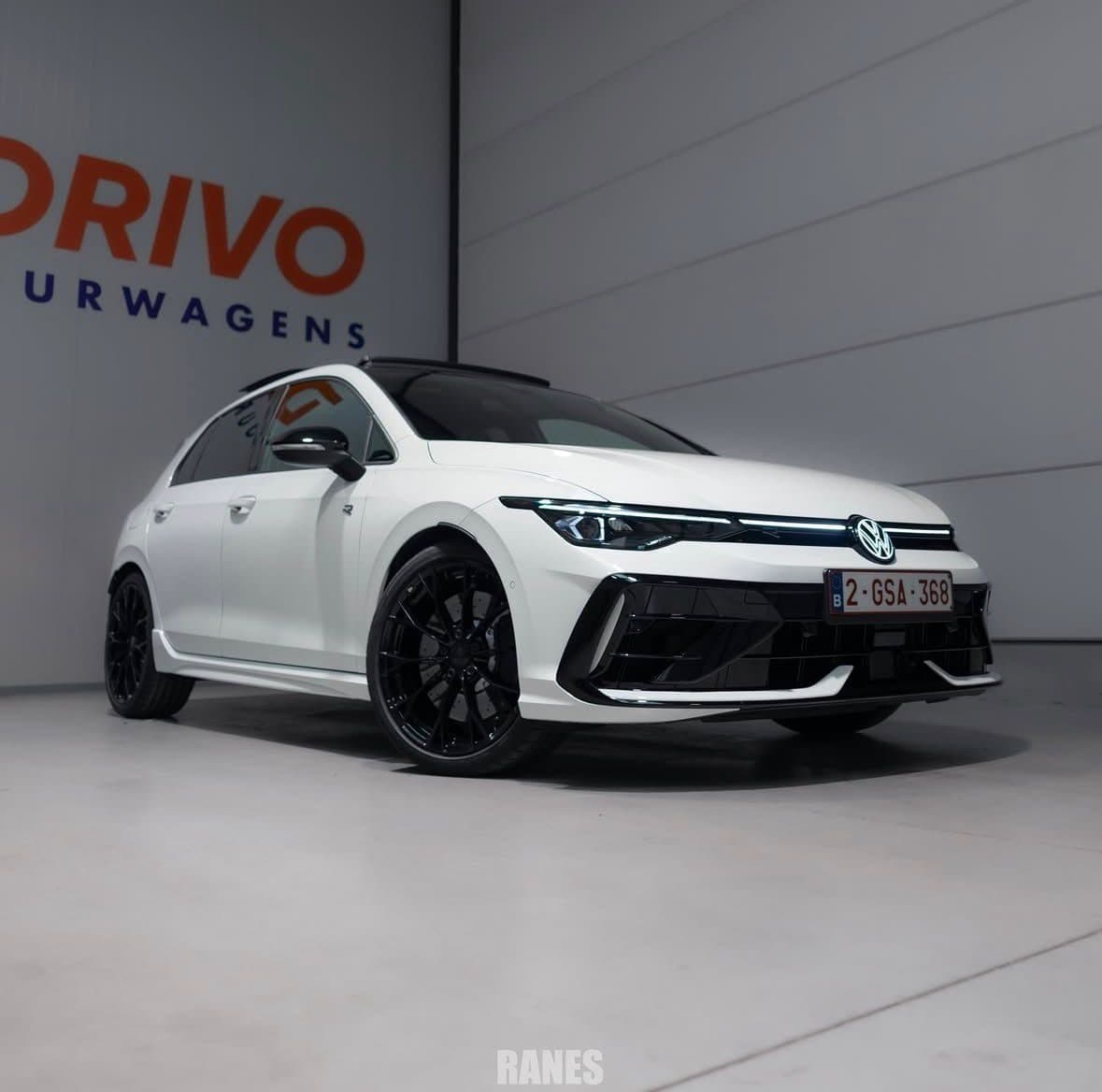 Volkswagen Golf 8.5R Black Edition