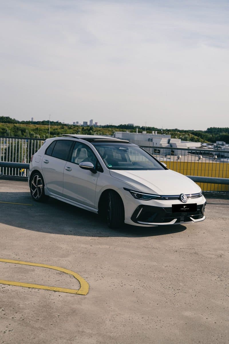Volkswagen Golf 8.5R + Akra