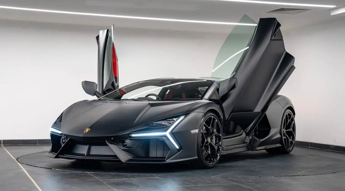 Lamborghini REVUELTO