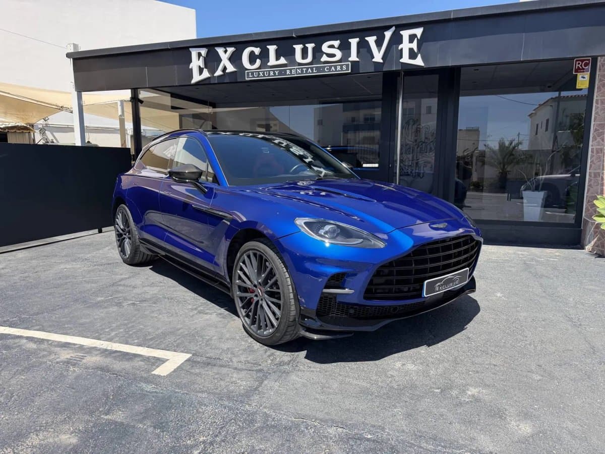 Aston Martin DBX 707