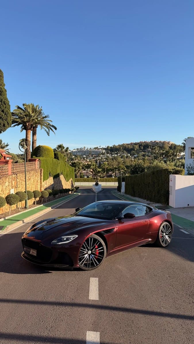 Aston Martin DBS Superleggera