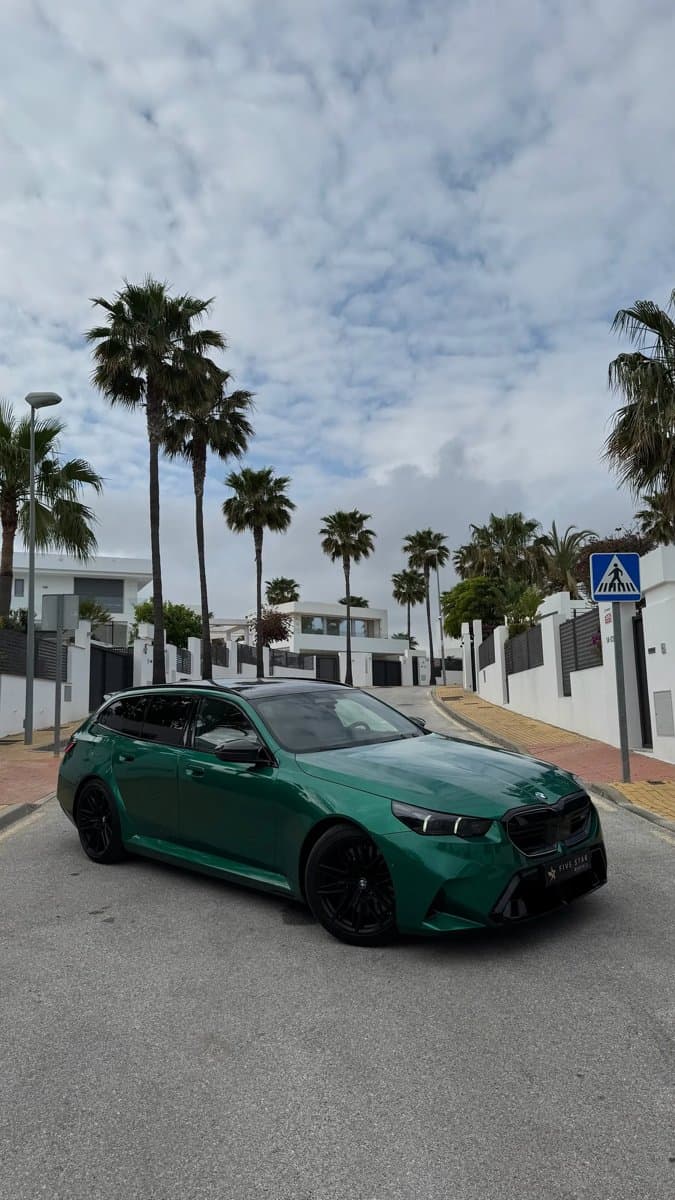 BMW M5 Touring G99 2025