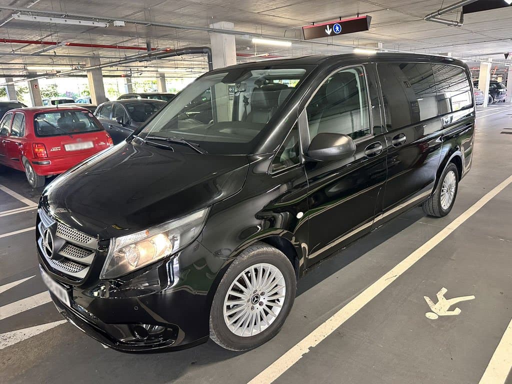 Mercedes Vito 9 Seater