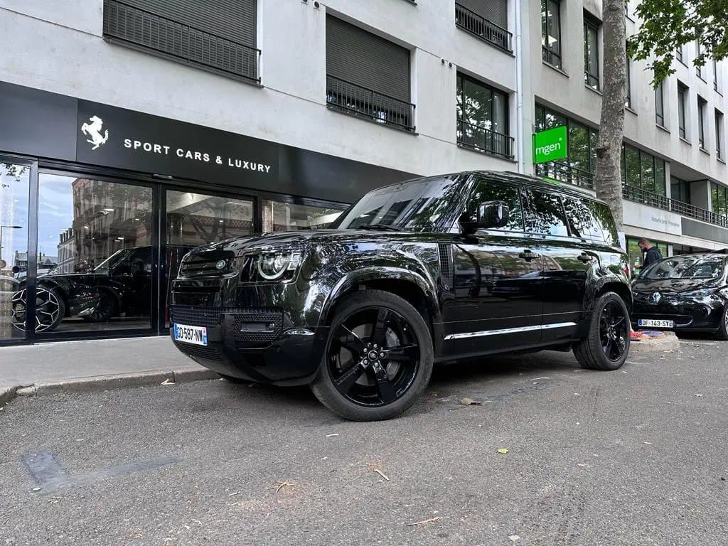 Land Rover Defender 2026