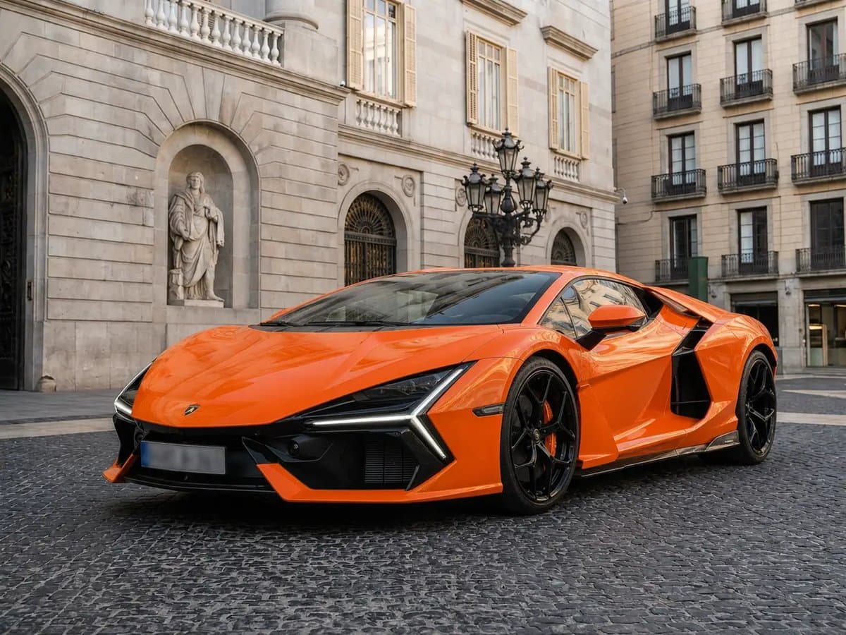 Lamborghini Revuelto