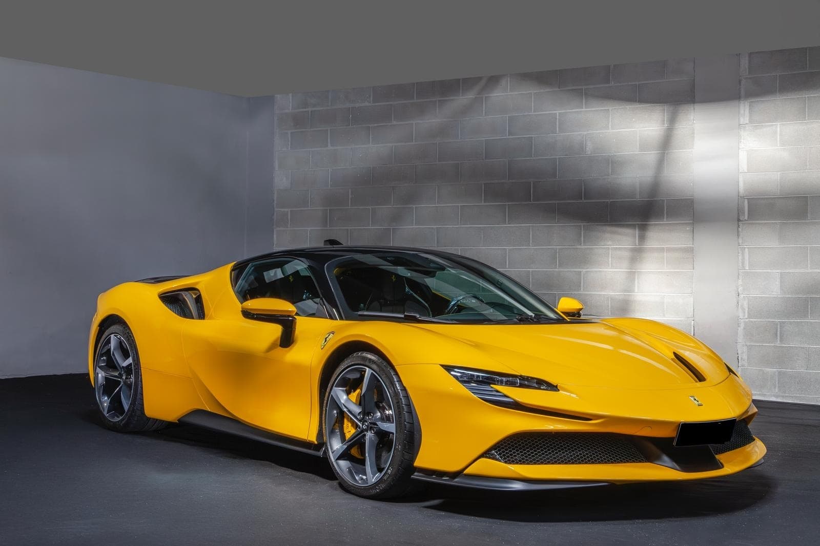 Luxe supercar huren